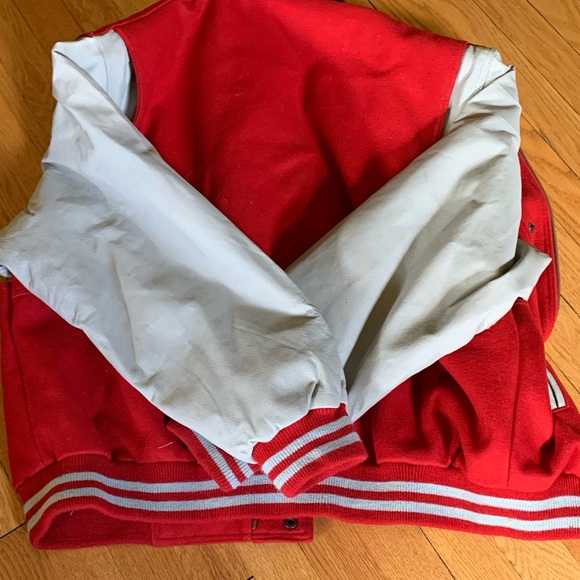 🏈⚾️J.R. Stone XL Men’s scarlet/gray Varsity jacket🏈⚾️ - Picture 4 of 12